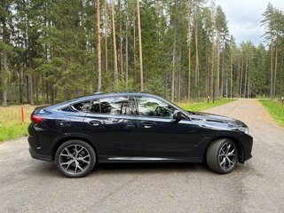 2020 BMW X6 40d III (G06), чёрный, 10000000 рублей, вид 4