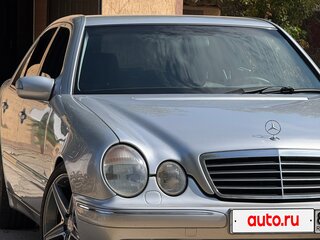 2001 Mercedes-Benz E-Класс 240 II (W210, S210) Рестайлинг, серебристый, 1000000 рублей, вид 2