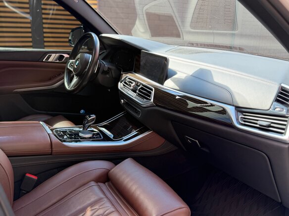 2018 BMW X5 50i IV (G05/G18), белый - вид 30