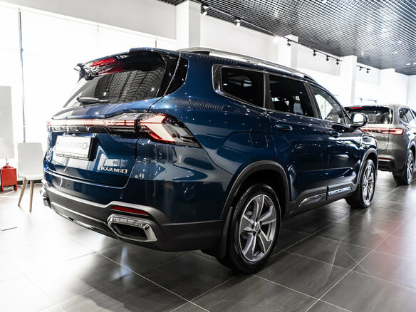 2026 Geely Okavango I Рестайлинг, синий - вид 5