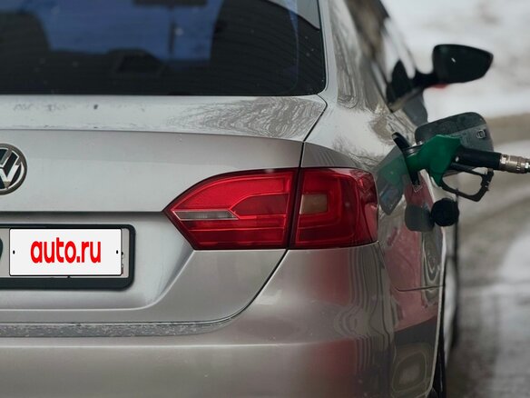 2013 Volkswagen Jetta VI, серебристый, 880000 рублей - вид 11