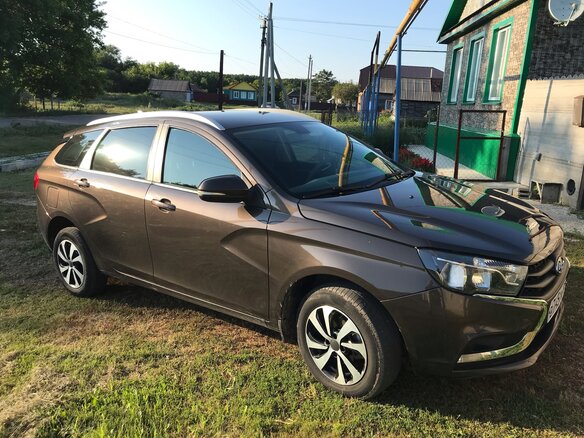 2020 Lada (ВАЗ) Vesta SW I, коричневый, 800000 рублей