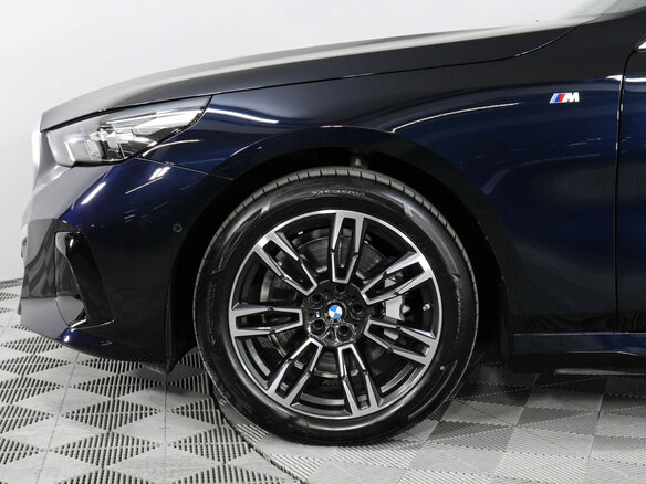 2025 BMW 5 серии Long 530Li xDrive VIII (G60/G61/G68), синий, 8600000 рублей - вид 7