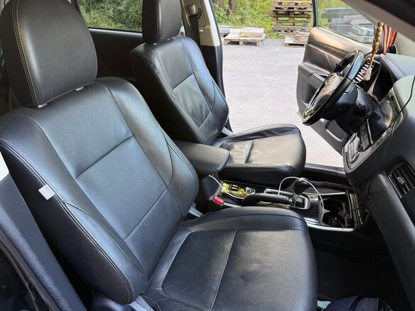 2017 Mitsubishi Outlander III Рестайлинг 2, чёрный, 1690000 рублей - вид 10
