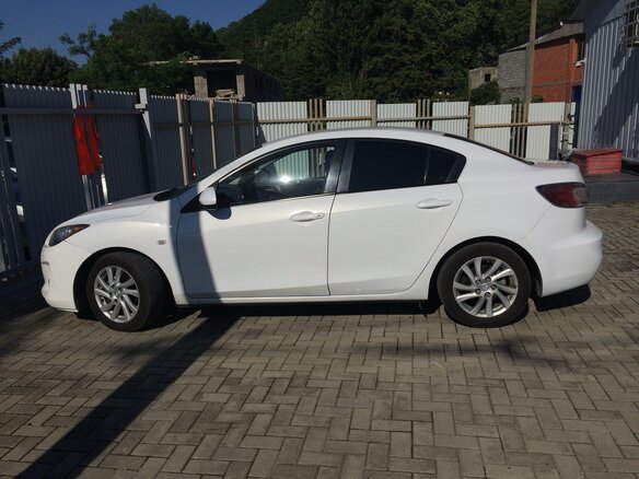 2011 Mazda 3 II (BL) Рестайлинг, белый, 780000 рублей - вид 3