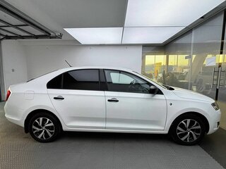 2017 Skoda Rapid I Рестайлинг, белый, 920000 рублей, вид 4