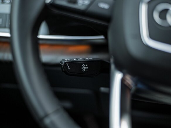 2022 Audi Q8 45 TDI I (4M), чёрный, 6750000 рублей - вид 5