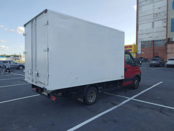 2013 Iveco Daily, красный, 1650000 рублей - вид 3