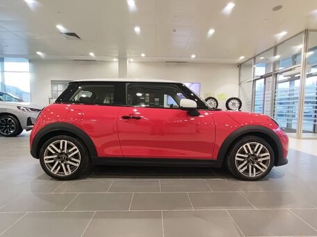 2024 Mini Hatch C IV (F65/F66/J01), красный, 4350000 рублей, вид 4