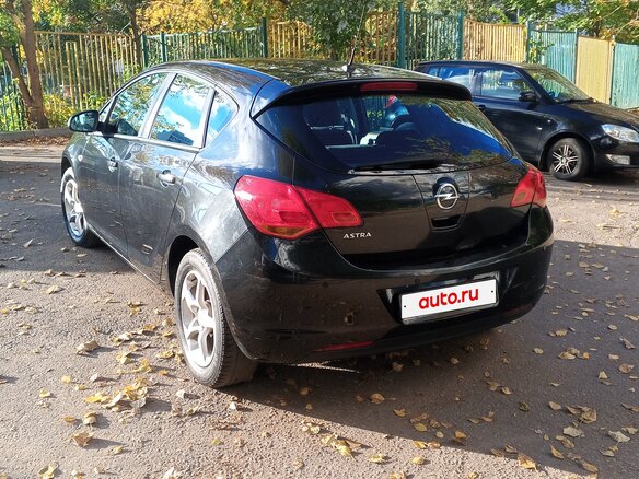 2011 Opel Astra J, чёрный - вид 2