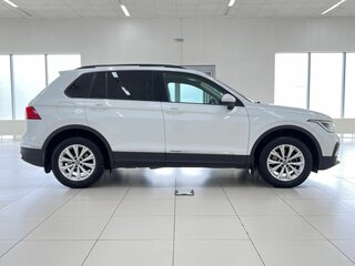 2021 Volkswagen Tiguan II Рестайлинг, белый, 2270000 рублей, вид 4