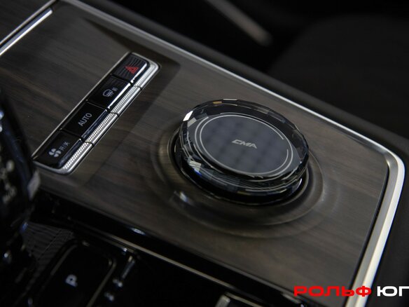 2025 Geely Monjaro (Xingyue L) I Рестайлинг (China Market), белый, 3788000 рублей - вид 17