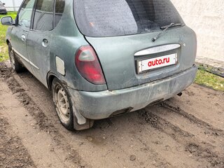 1999 Daihatsu Sirion I (M1), зелёный, 110000 рублей, вид 3