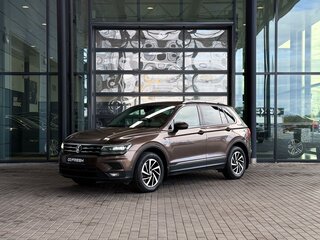 2018 Volkswagen Tiguan II, коричневый, 2150000 рублей, вид 3