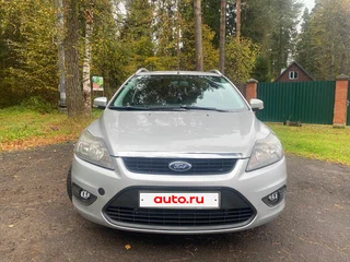 2010 Ford Focus II Рестайлинг, серебристый, 550000 рублей, вид 2