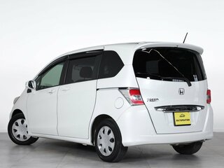 2014 Honda Freed I Рестайлинг 2, белый, 1349000 рублей, вид 4