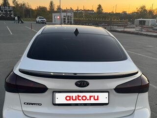 2018 Kia Cerato III Рестайлинг (Classic), белый, 1479900 рублей, вид 4