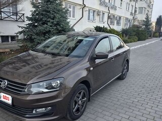 2015 Volkswagen Polo V Рестайлинг, коричневый, 900000 рублей, вид 1