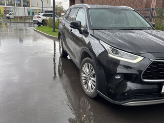 2025 Toyota Highlander IV (XU70), чёрный, 5050000 рублей, вид 3