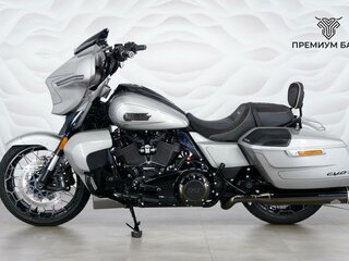 2023 Harley-Davidson CVO Street Glide, серебристый, 3899000 рублей, вид 2