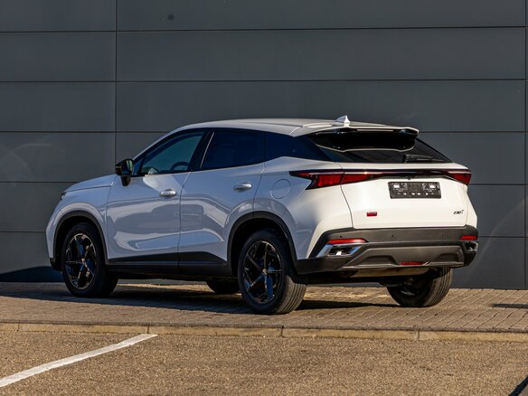 2023 Omoda C5 I, белый, 1625000 рублей - вид 8