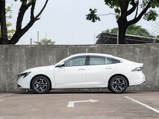 2026 Nissan Sylphy V (B19), белый, 2000000 рублей, вид 4