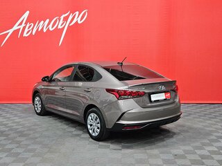 2021 Hyundai Solaris II Рестайлинг, коричневый, 1585000 рублей, вид 3