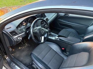 2011 Mercedes-Benz E-Класс 200 7G-Tronic IV (W212, S212, C207), чёрный, 1279000 рублей, вид 4
