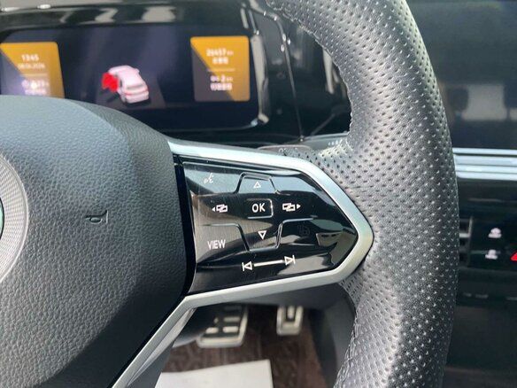 2023 Volkswagen Golf VIII, голубой, 1670000 рублей - вид 14