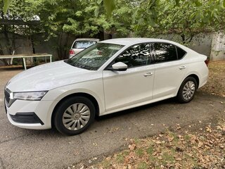 2021 Skoda Octavia IV (A8), белый, 1950000 рублей, вид 3