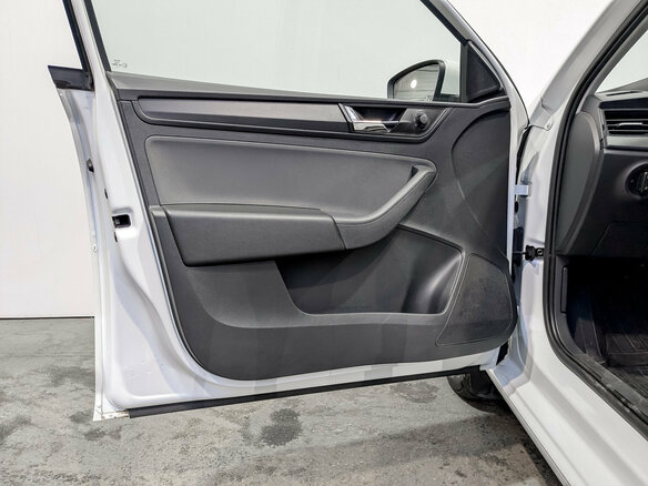 2021 Skoda Rapid II, белый, 1525000 рублей - вид 16