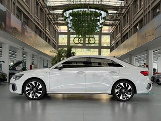 2023 Audi A3 35 TFSI Long IV (8Y), белый, 1710000 рублей, вид 3