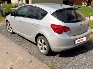 2014 Opel Astra J Рестайлинг, серебристый, 560000 рублей, вид 4