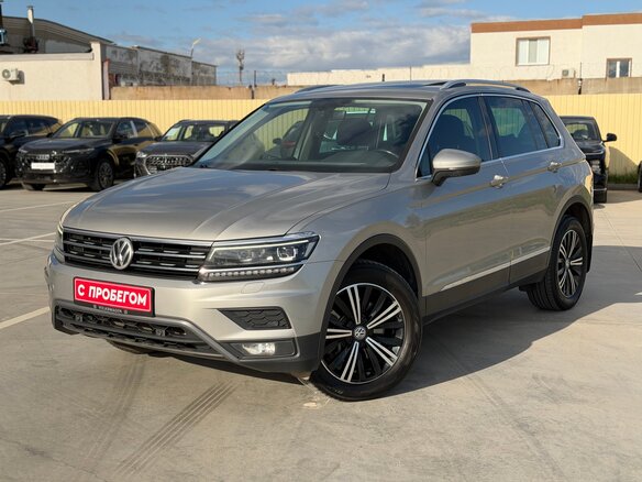 2018 Volkswagen Tiguan II, серебристый, 2500000 рублей
