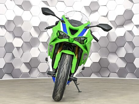 2024 Kawasaki ZX-6R Ninja, белый, 1299000 рублей, вид 5