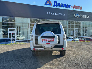 2014 Mitsubishi Pajero IV Рестайлинг 1, белый, 2000000 рублей, вид 4