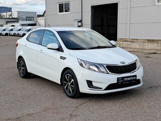 2014 Kia Rio III, белый, 795000 рублей, вид 3
