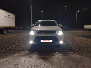 2014 Mitsubishi Outlander III, белый, 1500000 рублей, вид 2