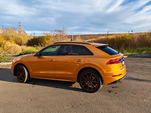 2019 Audi Q8 45 TDI I (4M), оранжевый, 6250000 рублей - вид 16