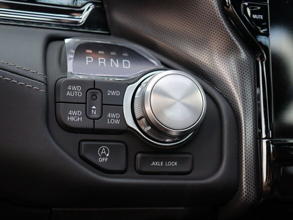 2026 Ram 1500 Crew Cab eTorque V Рестайлинг, чёрный, 12849000 рублей - вид 19