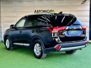 2018 Mitsubishi Outlander III Рестайлинг 3, чёрный, 2199000 рублей, вид 4