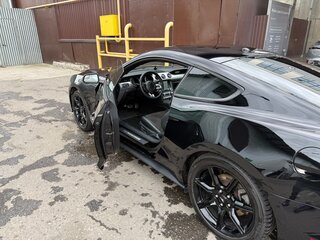 2019 Ford Mustang VI Рестайлинг, чёрный, 3100000 рублей, вид 3