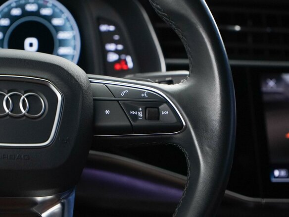 2020 Audi Q7 45 TDI II (4M) Рестайлинг, синий, 7333055 рублей - вид 14