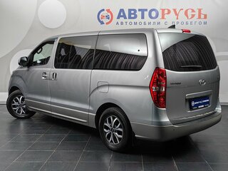 2018 Hyundai H-1 II Рестайлинг 2, серебристый, 2555000 рублей, вид 2