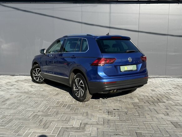 2018 Volkswagen Tiguan II, синий, 1750000 рублей - вид 5