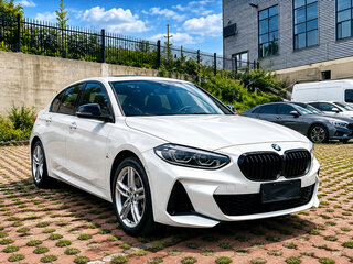 2022 BMW 1 серии 120i III (F52) Рестайлинг, белый, 2170000 рублей, вид 1