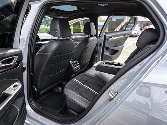 2023 Volkswagen Golf VIII, серый, 1800002 рублей - вид 17