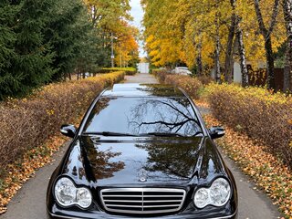 2005 Mercedes-Benz C-Класс 230 II (W203) Рестайлинг, чёрный, 770000 рублей, вид 1
