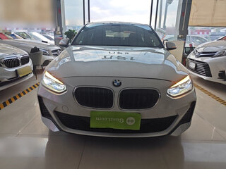 2022 BMW 1 серии 120i III (F52) Рестайлинг, белый, 2090000 рублей, вид 2