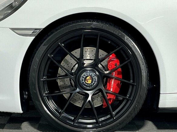 2017 Porsche 911 Carrera 4 GTS VII (991) Рестайлинг, белый, 11490000 рублей - вид 17